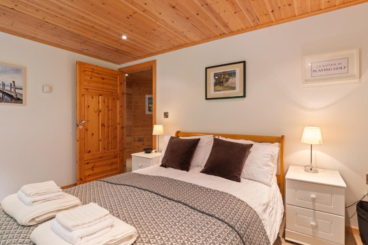 Lodge 5 Longbury - Luxury Lodge, Golf Course Views, Restaurant And Spa Facilites Penally エクステリア 写真